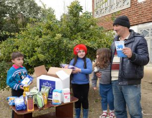 Heydər Əliyev Fondunun təşəbbüsü ilə aztəminatlı ailələrə Novruz sovqatları paylanılıb